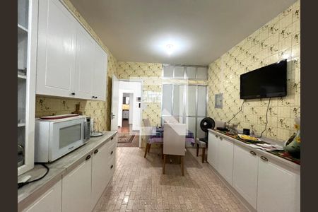 Casa à venda com 270m², 2 quartos e 3 vagasCozinha 