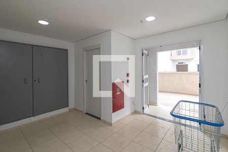 Apartamento para alugar com 37m², 2 quartos e 1 vaga Apartamento para alugar com 37m², 2 quartos e 1 vagaHall de Entrada