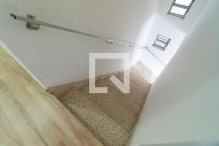 Casa à venda com 120m², 3 quartos e sem vagaEscada