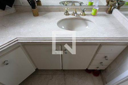 Apartamento à venda com 115m², 3 quartos e 3 vagasQuarto 3 Banheiro