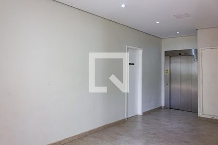 Apartamento para alugar com 52m², 2 quartos e 1 vagaHall social