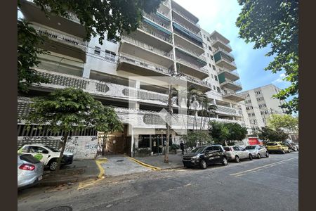 Apartamento à venda com 85m², 2 quartos e 1 vagaFachada