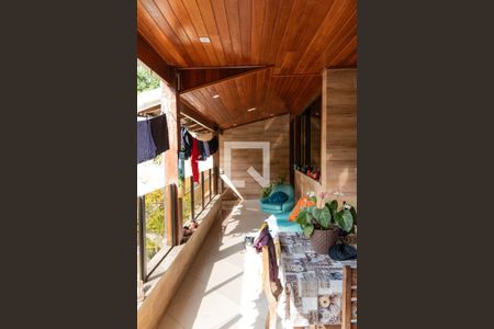 Casa à venda com 300m², 4 quartos e 2 vagasÁrea Externa