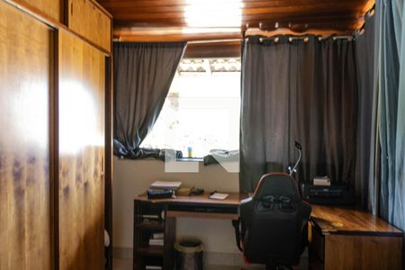 Casa à venda com 300m², 4 quartos e 2 vagasQuarto 2