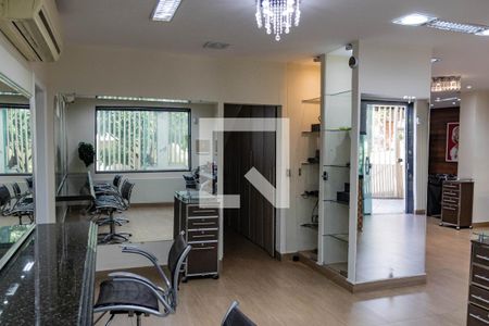 Casa à venda com 300m², 4 quartos e 2 vagasSalão