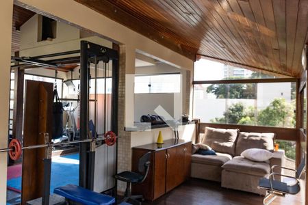 Casa à venda com 300m², 4 quartos e 2 vagasAcademia