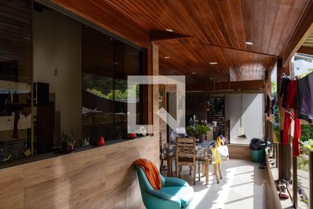 Casa à venda com 300m², 4 quartos e 2 vagasÁrea Externa