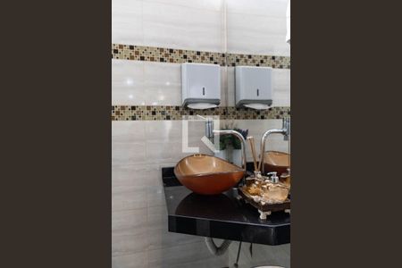 Casa à venda com 300m², 4 quartos e 2 vagasLavabo 2