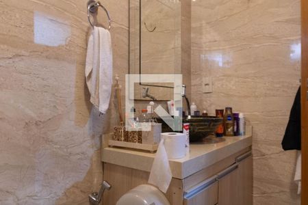 Casa à venda com 300m², 4 quartos e 2 vagasBanheiro da Suíte 1