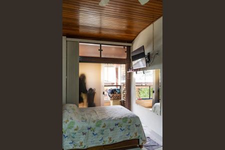 Casa à venda com 300m², 4 quartos e 2 vagasSuíte 1