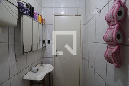 Casa à venda com 80m², 3 quartos e 2 vagasBanheiro