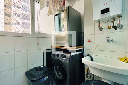 Apartamento à venda com 75m², 3 quartos e 2 vagas Apartamento à venda com 75m², 3 quartos e 2 vagasCozinha e Área de Serviço