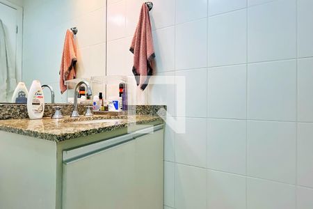 Apartamento à venda com 75m², 3 quartos e 2 vagas Apartamento à venda com 75m², 3 quartos e 2 vagasBanheiro da Suíte