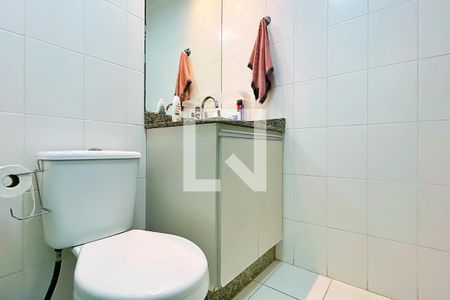 Apartamento à venda com 75m², 3 quartos e 2 vagas Apartamento à venda com 75m², 3 quartos e 2 vagasBanheiro da Suíte