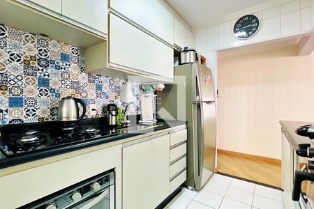 Apartamento à venda com 75m², 3 quartos e 2 vagas Apartamento à venda com 75m², 3 quartos e 2 vagasCozinha e Área de Serviço