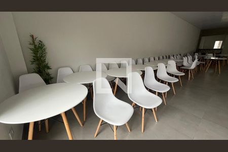 Apartamento para alugar com 43m², 2 quartos e 1 vaga Apartamento para alugar com 43m², 2 quartos e 1 vagaÁrea comum - Salão de festas