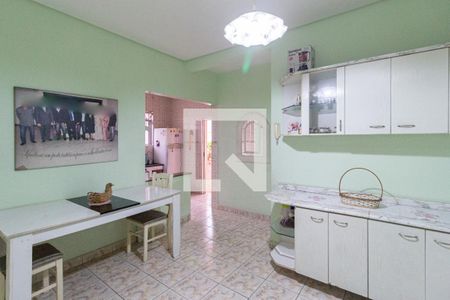 Casa à venda com 505m², 5 quartos e 4 vagas Casa à venda com 505m², 5 quartos e 4 vagasCozinha