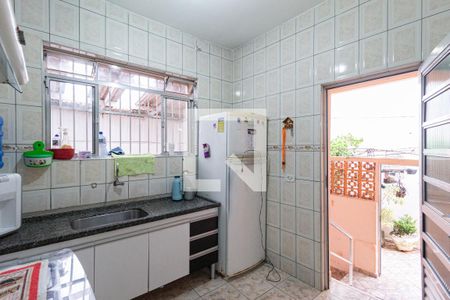 Casa à venda com 505m², 5 quartos e 4 vagas Casa à venda com 505m², 5 quartos e 4 vagasCozinha