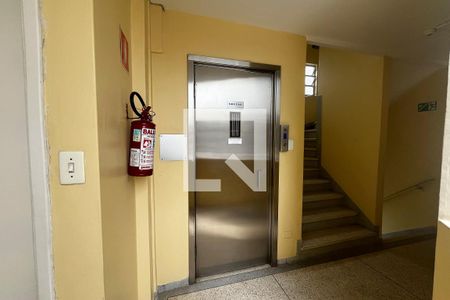 Apartamento para alugar com 40m², 1 quarto e 1 vagaElevador