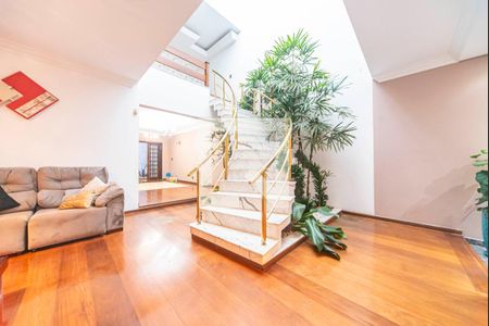 Sala de casa para alugar com 4 quartos, 338m² em Vila Pires, Santo André