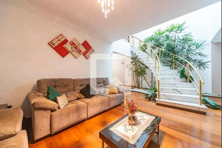 Sala de casa para alugar com 4 quartos, 338m² em Vila Pires, Santo André