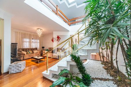 Sala de casa para alugar com 4 quartos, 338m² em Vila Pires, Santo André