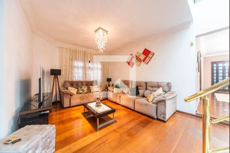 Sala de casa para alugar com 4 quartos, 338m² em Vila Pires, Santo André