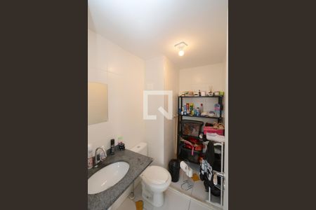Banheiro de apartamento à venda com 2 quartos, 61m² em Vila Constanca, São Paulo
