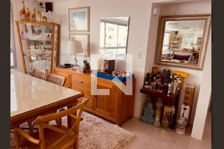 Apartamento à venda com 144m², 2 quartos e 2 vagas Apartamento à venda com 144m², 2 quartos e 2 vagasSala