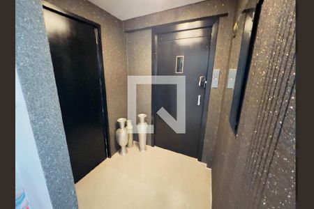 Apartamento à venda com 144m², 2 quartos e 2 vagas Apartamento à venda com 144m², 2 quartos e 2 vagasHall de Entrada