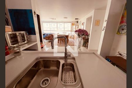 Apartamento à venda com 144m², 2 quartos e 2 vagas Apartamento à venda com 144m², 2 quartos e 2 vagasCozinha