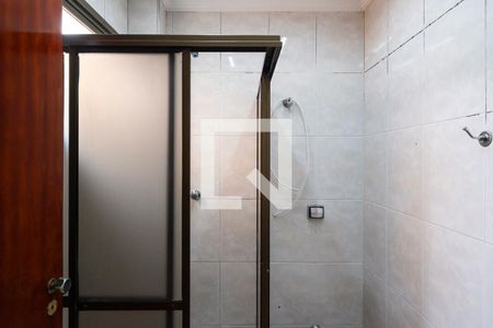 Banheiro da suíte de apartamento para alugar com 2 quartos, 74m² em Nova Gerti, São Caetano do Sul