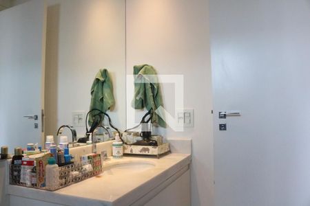 Apartamento para alugar com 180m², 3 quartos e 4 vagasBanheiro da Suíte 2