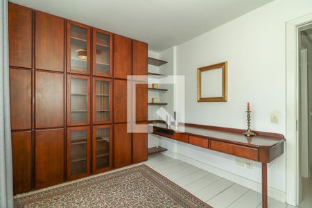 Apartamento à venda com 190m², 2 quartos e 2 vagasQuarto 2