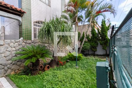 Apartamento à venda com 68m², 3 quartos e 2 vagasEntrada