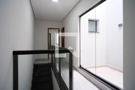 Casa à venda com 143m², 3 quartos e 2 vagas Casa à venda com 143m², 3 quartos e 2 vagasCorredor