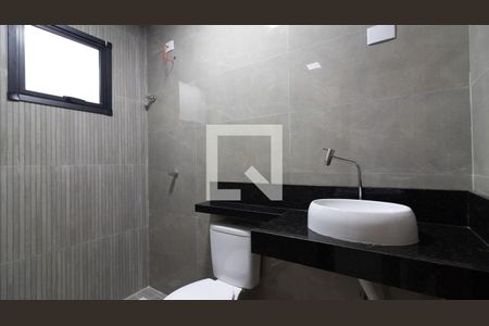 Casa à venda com 140m², 3 quartos e 2 vagas Casa à venda com 140m², 3 quartos e 2 vagasBanheiro