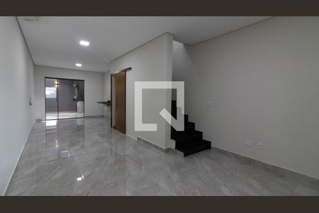 Sala de casa à venda com 3 quartos, 140m² em Jardim Piratininga, São Paulo