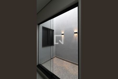 Casa à venda com 140m², 3 quartos e 2 vagas Casa à venda com 140m², 3 quartos e 2 vagasJardim de Inverno