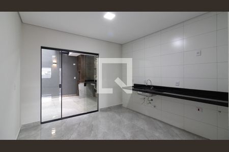 Casa à venda com 140m², 3 quartos e 2 vagas Casa à venda com 140m², 3 quartos e 2 vagasCozinha
