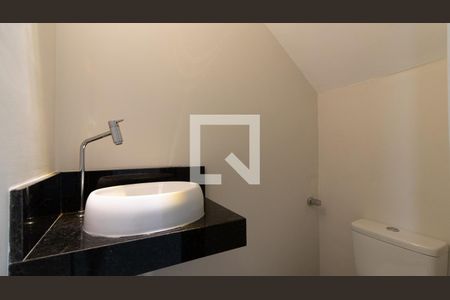 Casa à venda com 140m², 3 quartos e 2 vagas Casa à venda com 140m², 3 quartos e 2 vagasLavabo