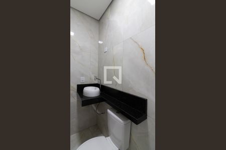 Casa à venda com 140m², 3 quartos e 2 vagas Casa à venda com 140m², 3 quartos e 2 vagasBanheiro da Suíte 1