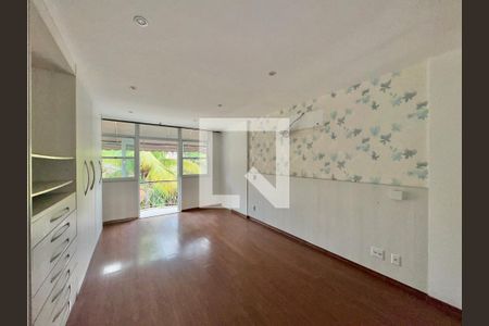 Casa de condomínio à venda com 215m², 3 quartos e 2 vagasSuíte 2