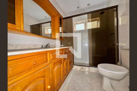 Casa de condomínio à venda com 215m², 3 quartos e 2 vagasBanheiro da Suíte 3