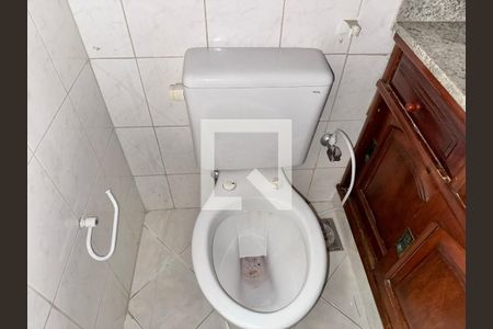 Casa de condomínio à venda com 215m², 3 quartos e 2 vagasBanheiro da Suíte 2