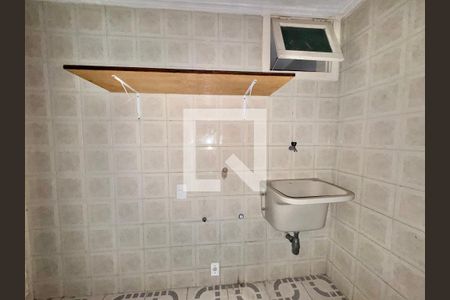 Casa de condomínio à venda com 215m², 3 quartos e 2 vagasÁrea de Serviço