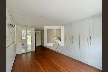 Casa de condomínio à venda com 215m², 3 quartos e 2 vagasSuíte 2