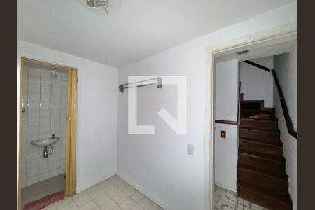 Casa de condomínio à venda com 215m², 3 quartos e 2 vagasQuarto de Serviço