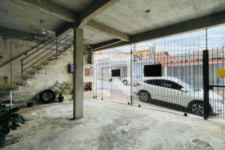 Casa à venda com 165m², 4 quartos e 2 vagas Casa à venda com 165m², 4 quartos e 2 vagasGaragem