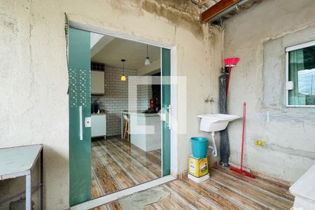 Casa à venda com 165m², 4 quartos e 2 vagas Casa à venda com 165m², 4 quartos e 2 vagasCozinha e Área de Serviço